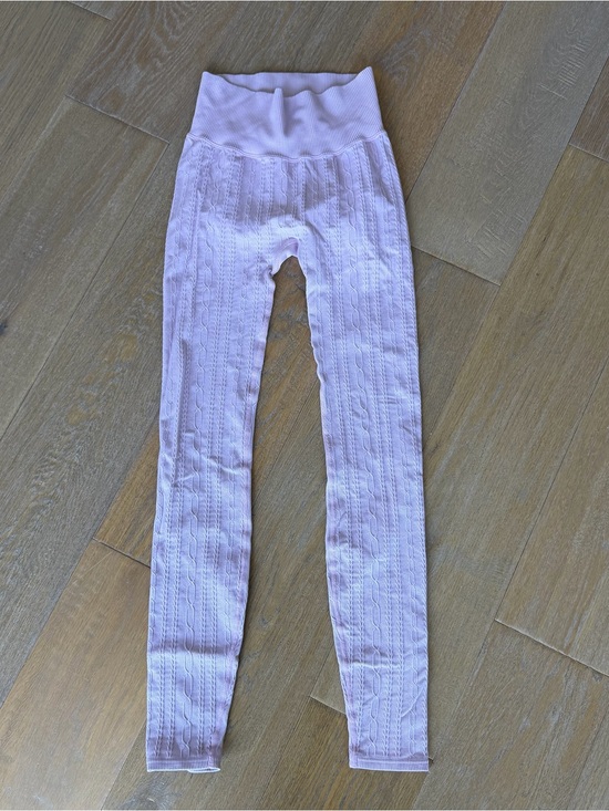 ALO Yoga Pants - Alo Yoga, Seamless Cable Knit High-Waist Legging, Pink — Size small